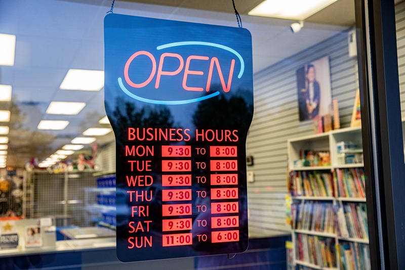 Business hours sign